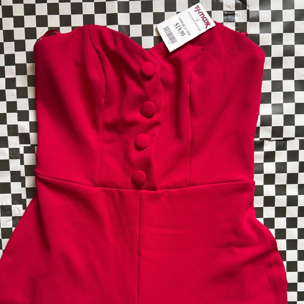 Chic Red Buttoned Jumpsuit